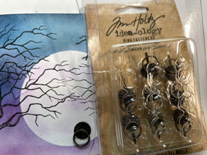 Brad et anneaux de Tim Holtz